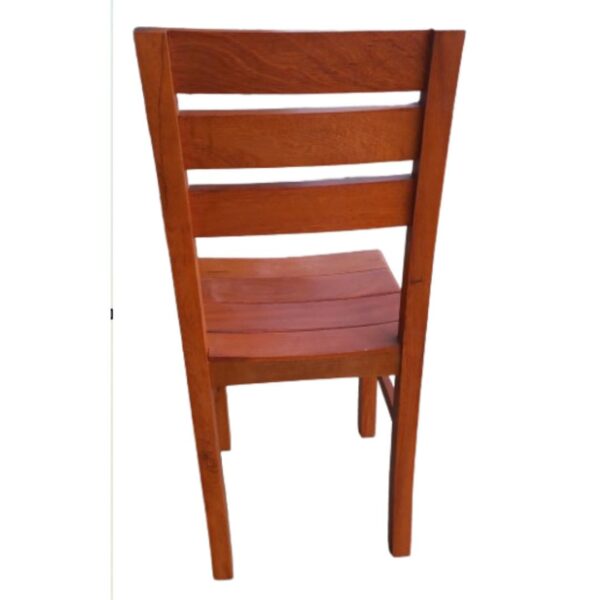 Silla Modelo Playera con Asiento Parrilla de Color Natural y Madera Huayruro: Diseño Auxiliar - Imagen 3