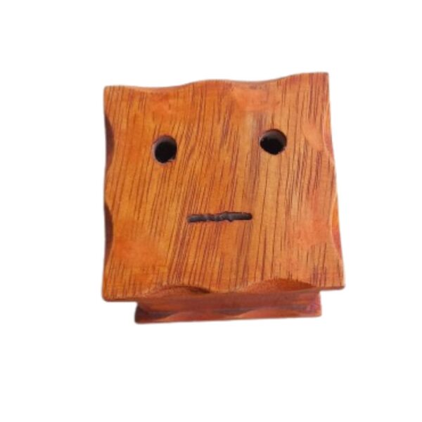 Alcancia Modelo Carita Forma con Piquetes de Color Natural y Madera Huayruro: Diseño Auxiliar - Imagen 2