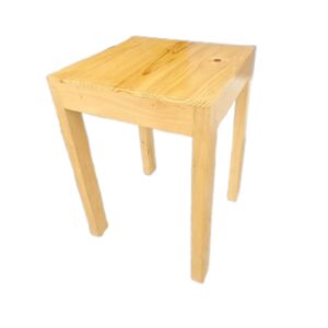 Mesa Modelo Sin Pestañas Cuadrada y Patas 3x2 de Color Natural de Madera Capirona y Pino: Comodidad en un Solo Diseño