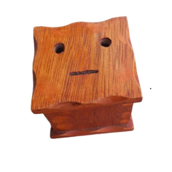 Alcancia Modelo Carita Forma con Piquetes de Color Natural y Madera Huayruro: Diseño Auxiliar - Imagen 3