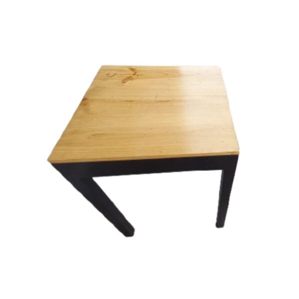 Mesa Modelo Sin Pestañas Cuadrada y Patas 3x2 de Color Natural y Nogal de Madera Capirona y Pino: Comodidad en un Solo Diseño - Imagen 3